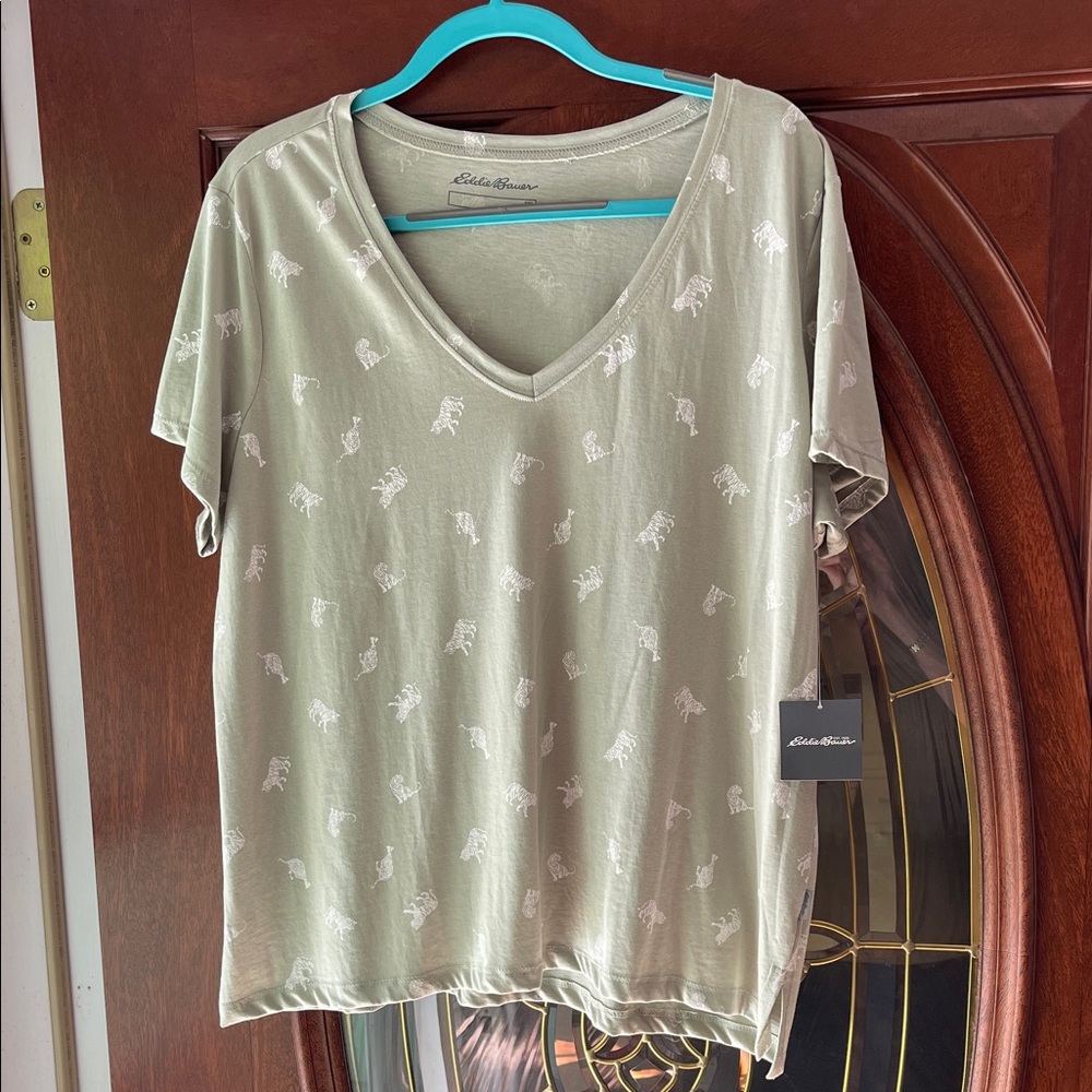 Eddie Bauer Women's Light Green Patterned V-Neck Tee with tigers on it